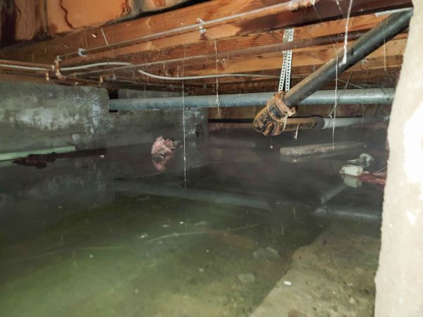 Crawlspace Water Restoration in Elk Grove